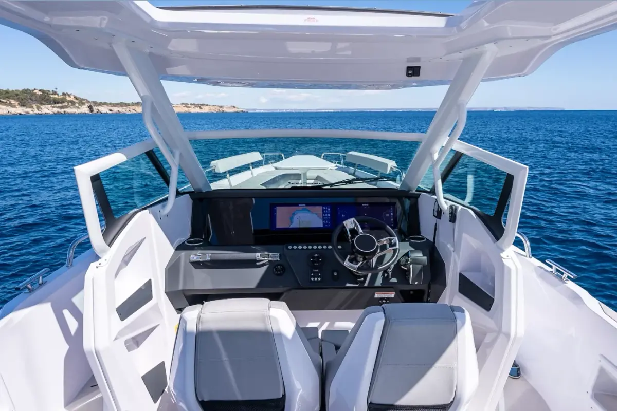 Axopar 28, aft deck — Yacht Hire Marbella, Marbella. Axopar 28 — 30m