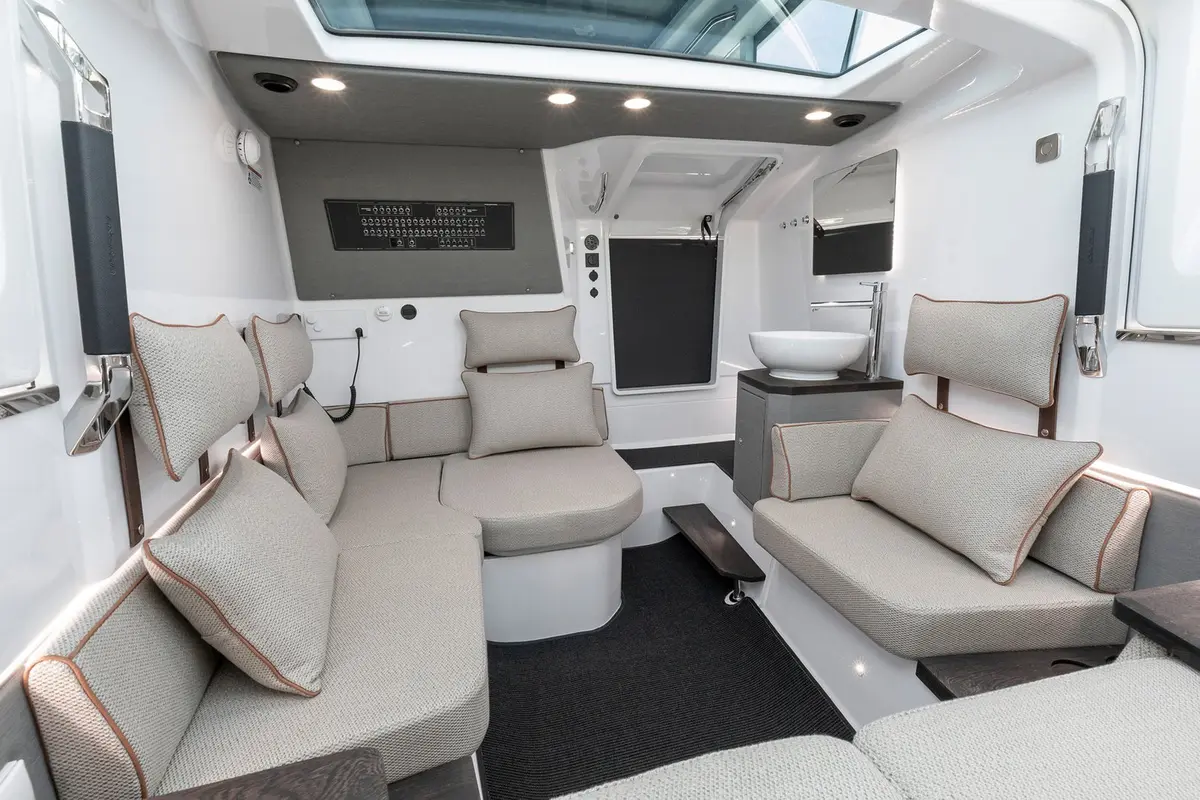 Axopar 37, flybridge — Yacht Hire Marbella, Marbella. Axopar 37 — 11.5m
