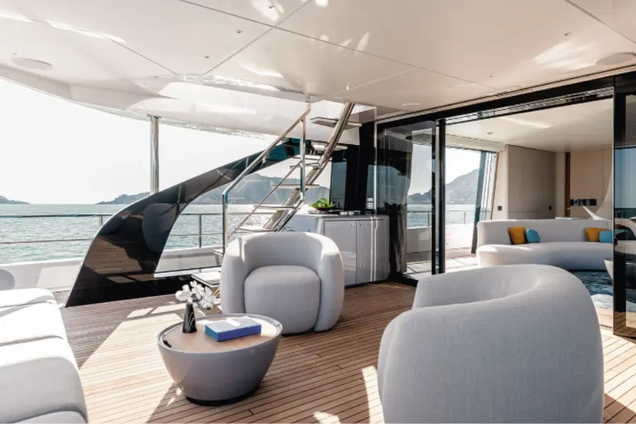 Azimut 116, master cabin — Yacht Hire Marbella, Marbella. Azimut 116 — 36m