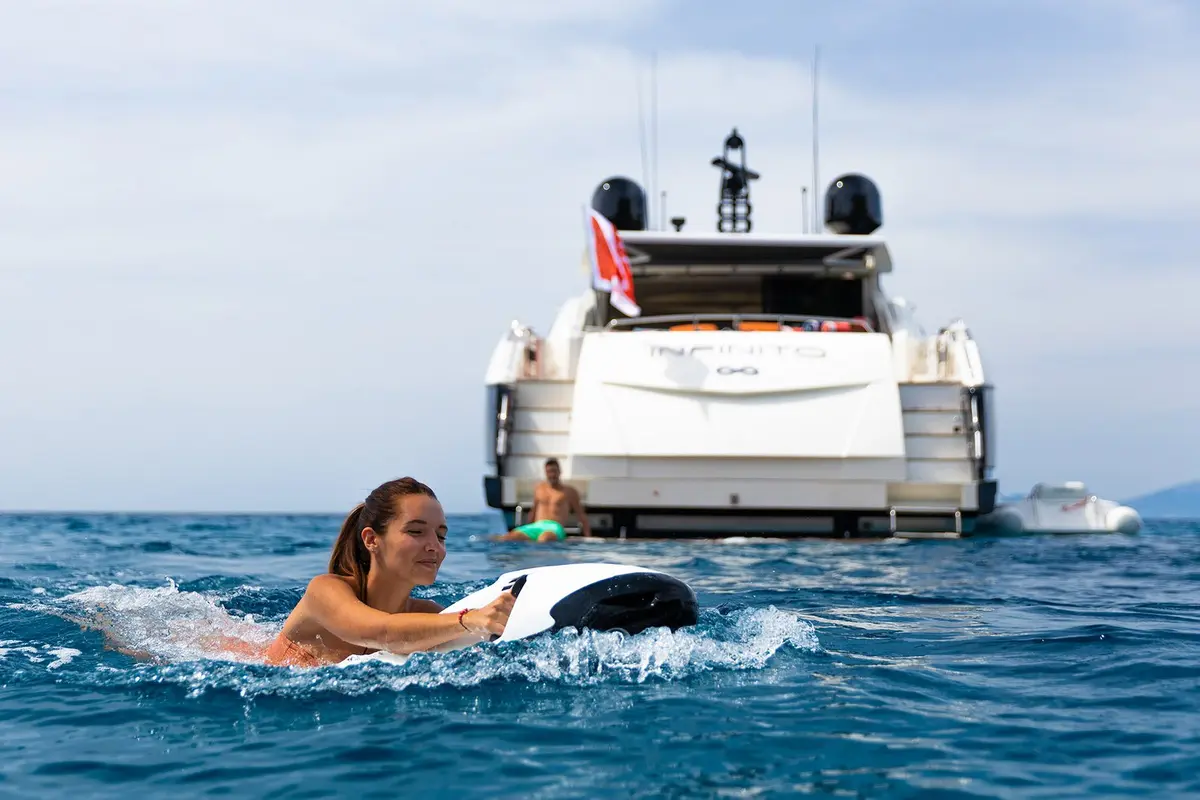 Azimut 53, main deck — Yacht Hire Marbella, Marbella. Azimut 53 — 17m