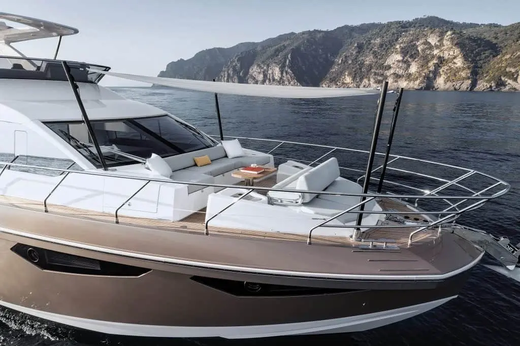 Azimut 60 Fly, aft deck — Yacht Hire Marbella, Marbella. Azimut 60 Fly — 20m