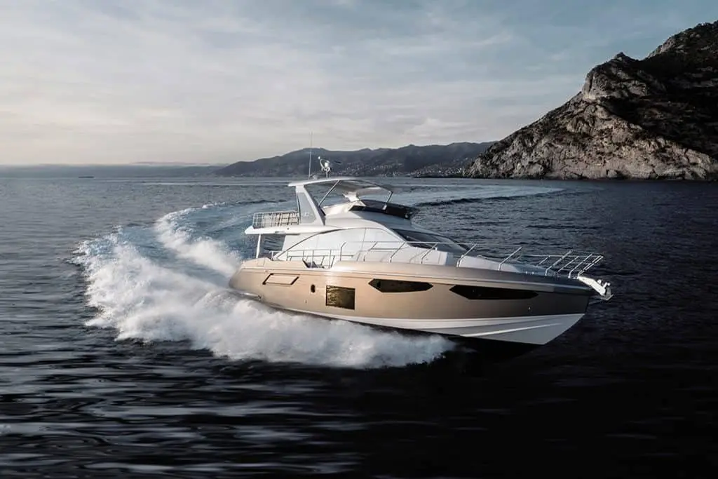 Azimut 60, exterior — Yacht Hire Marbella, Marbella. Azimut 60 — 18.5m
