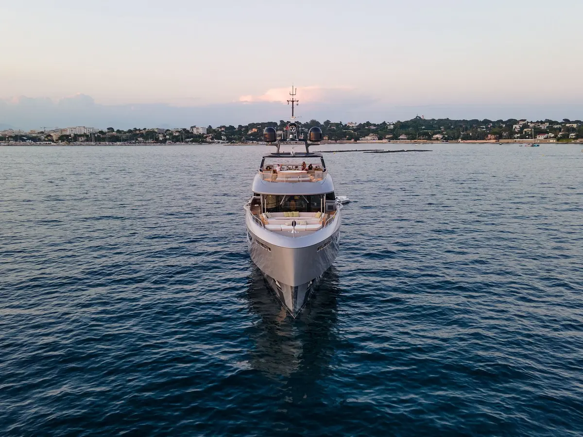 Benetti 28m, aft deck — Yacht Hire Marbella, Marbella. Benetti 28m — 28m