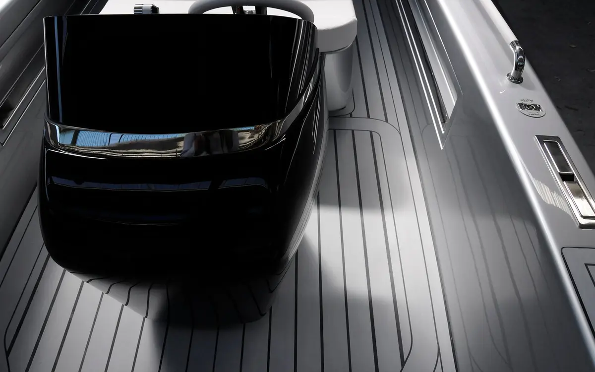Dariel 7.5m, aft deck — Yacht Hire Marbella, Marbella. Dariel 7.5m — 7.5m