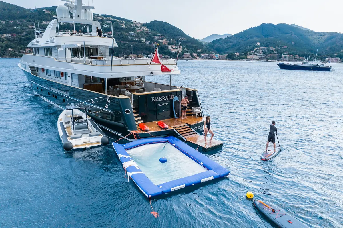 Emerald, salon — Yacht Hire Marbella, Marbella. Emerald — 50m