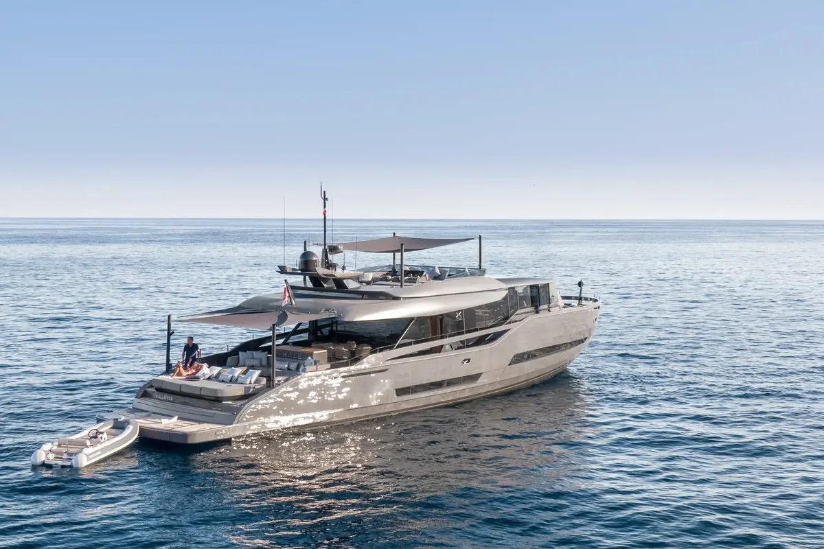 Extra 86, aft deck — Yacht Hire Marbella, Marbella. Extra 86 — 26m