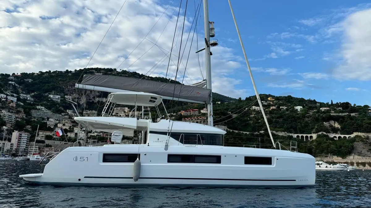 Lagoon 5.1, exterior — Yacht Hire Marbella, Marbella. Lagoon 5.1 — 14m