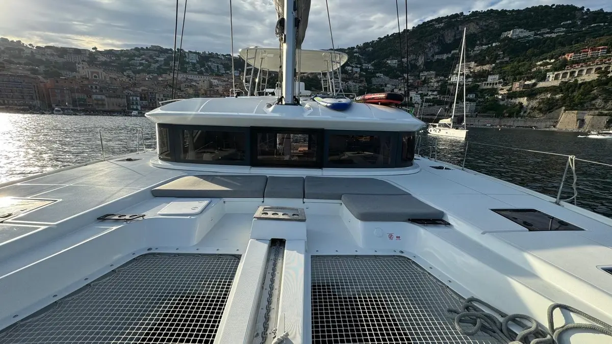 Lagoon 5.1, main deck — Yacht Hire Marbella, Marbella. Lagoon 5.1 — 14m