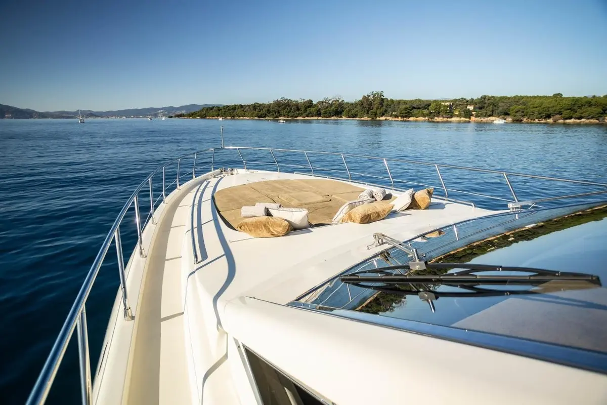 Leopard 24, master cabin — Yacht Hire Marbella, Marbella. Leopard 24 — 24m