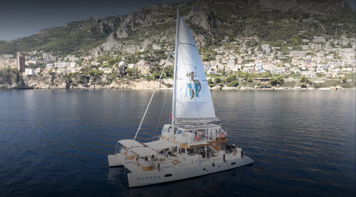 Manana Yacht, main deck — Yacht Hire Marbella, Marbella. Manana Yacht — 20.8m