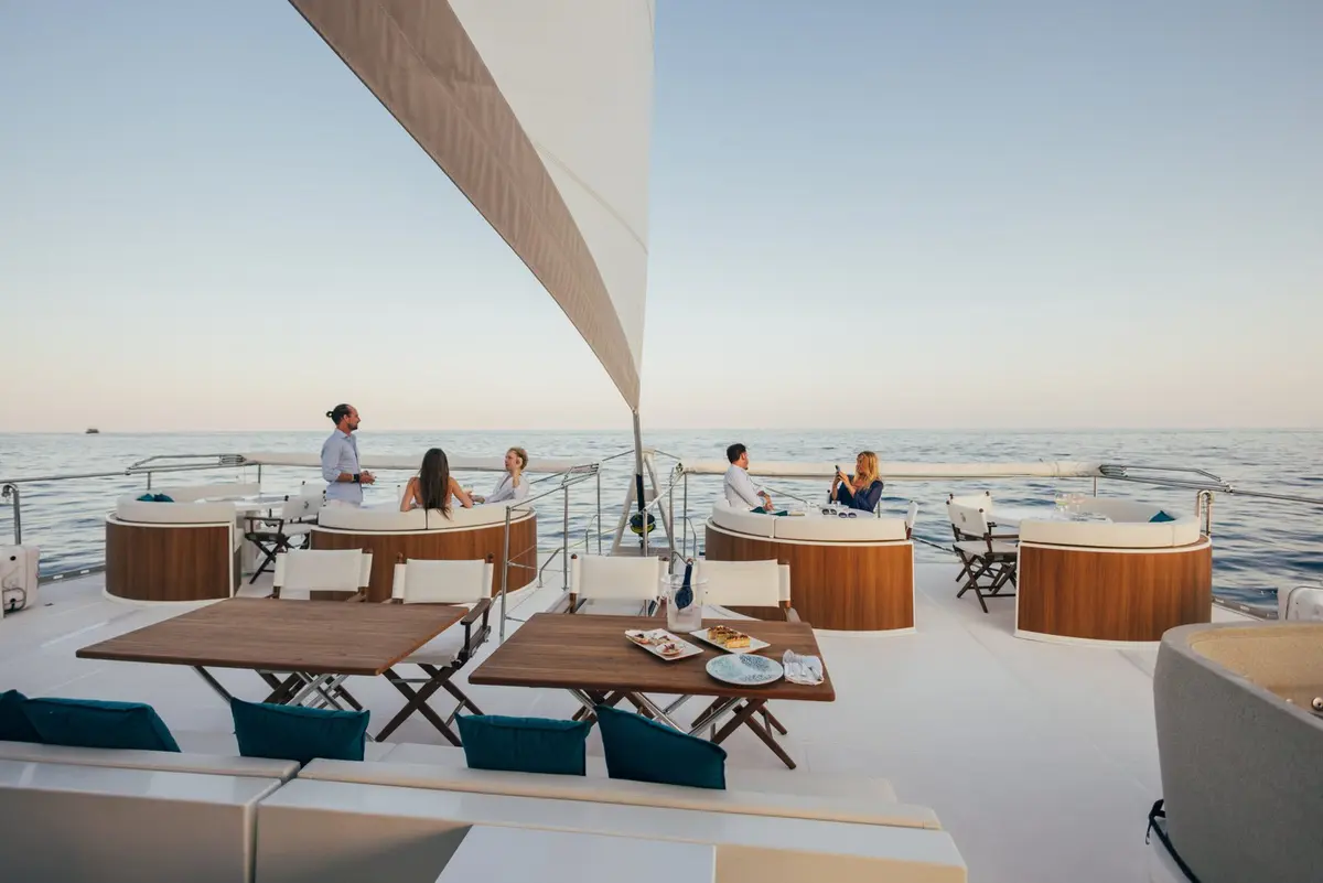 Manana Yacht, salon — Yacht Hire Marbella, Marbella. Manana Yacht — 20.8m