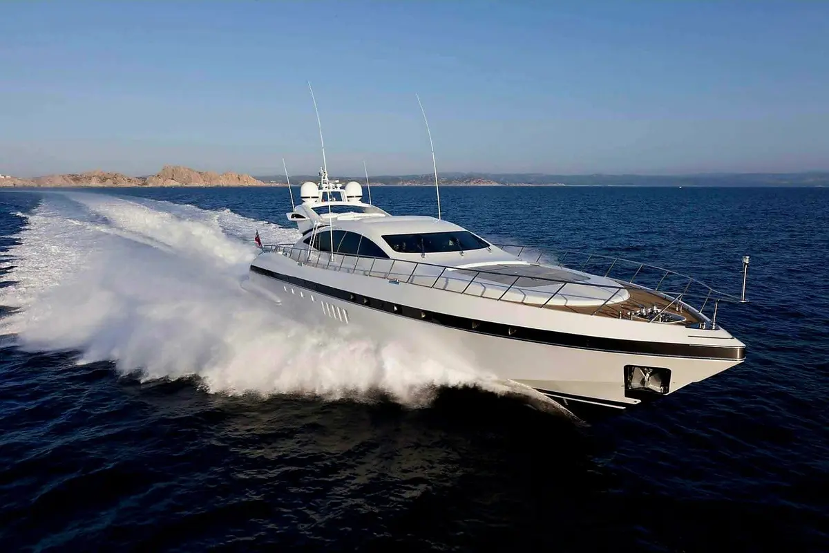 Mangusta 92, exterior — Yacht Hire Marbella, Marbella. Mangusta 92 — 28m