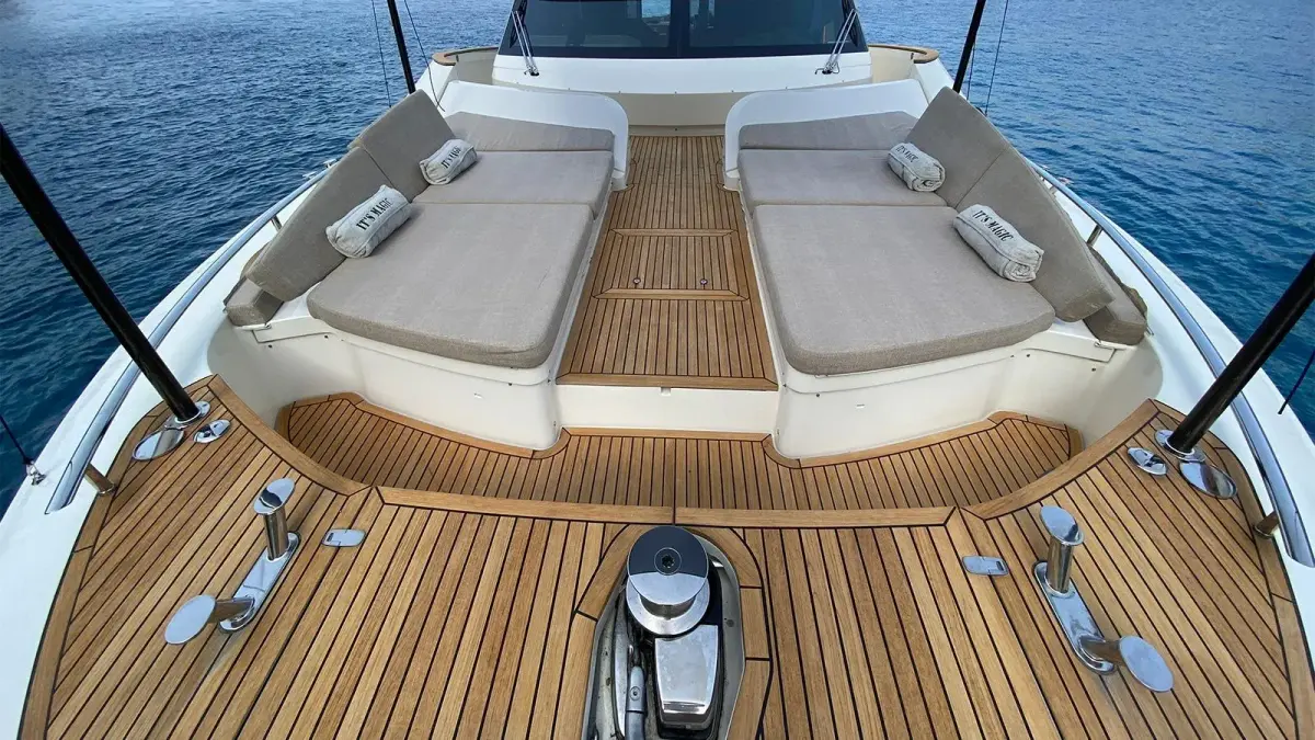 MCY66, salon — Yacht Hire Marbella, Marbella. MCY66 — 20m