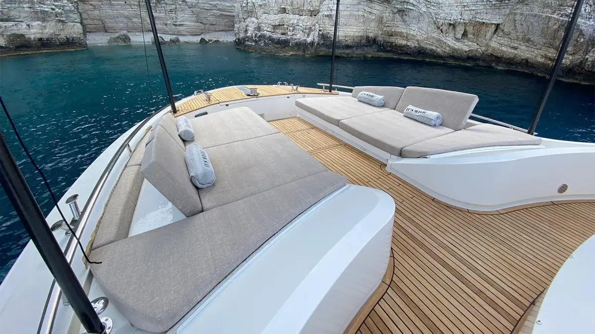 MCY66, master cabin — Yacht Hire Marbella, Marbella. MCY66 — 20m