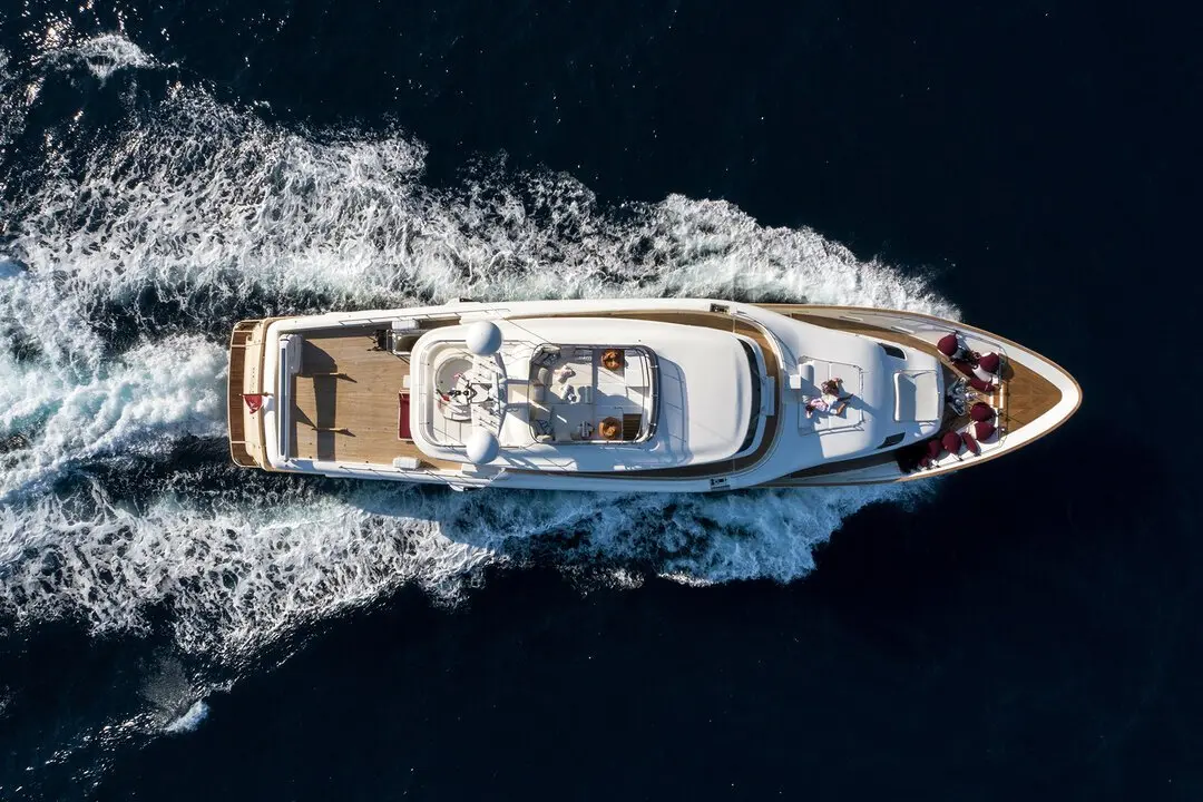 Navetta 33, salon — Yacht Hire Marbella, Marbella. Navetta 33 — 33m