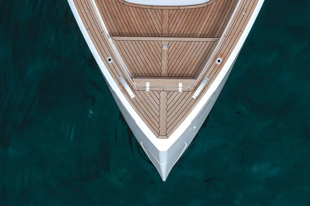 Pardo 43, main deck — Yacht Hire Marbella, Marbella. Fast walkaround days along the Costa del Sol