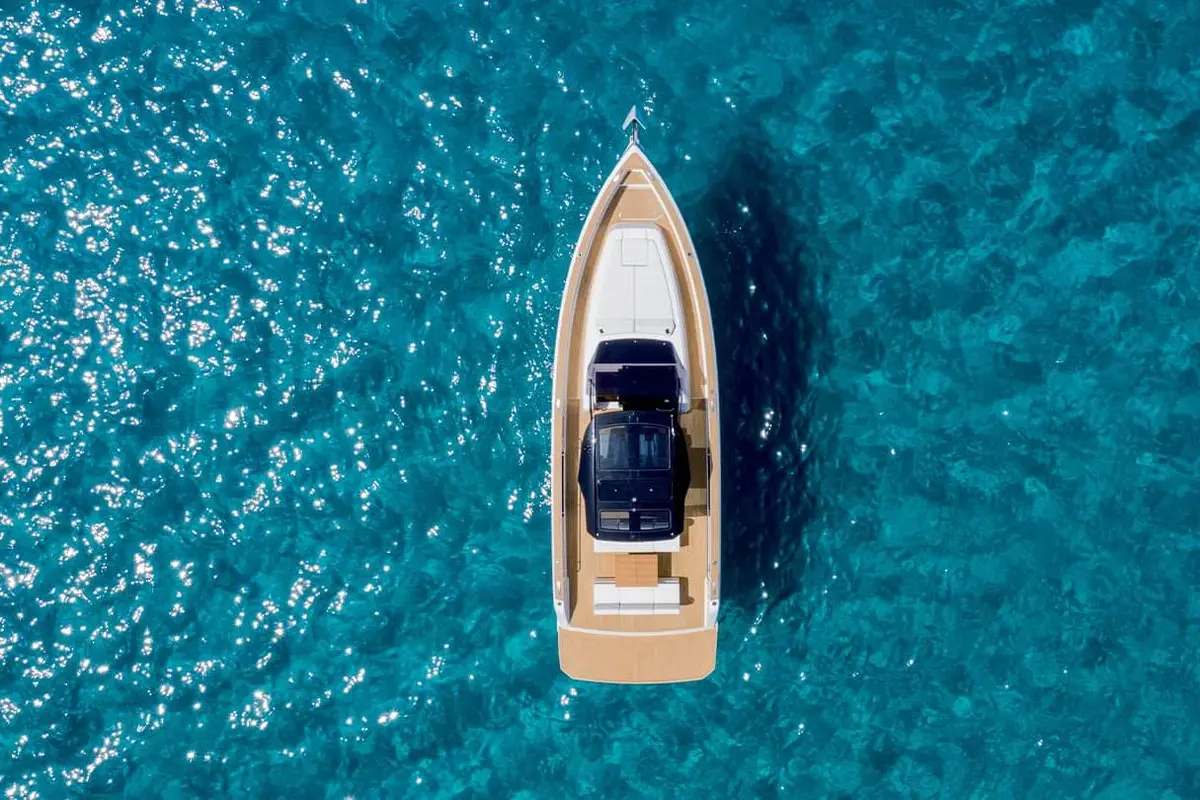 Pardo 43, aft deck — Yacht Hire Marbella, Marbella. Fast walkaround days along the Costa del Sol