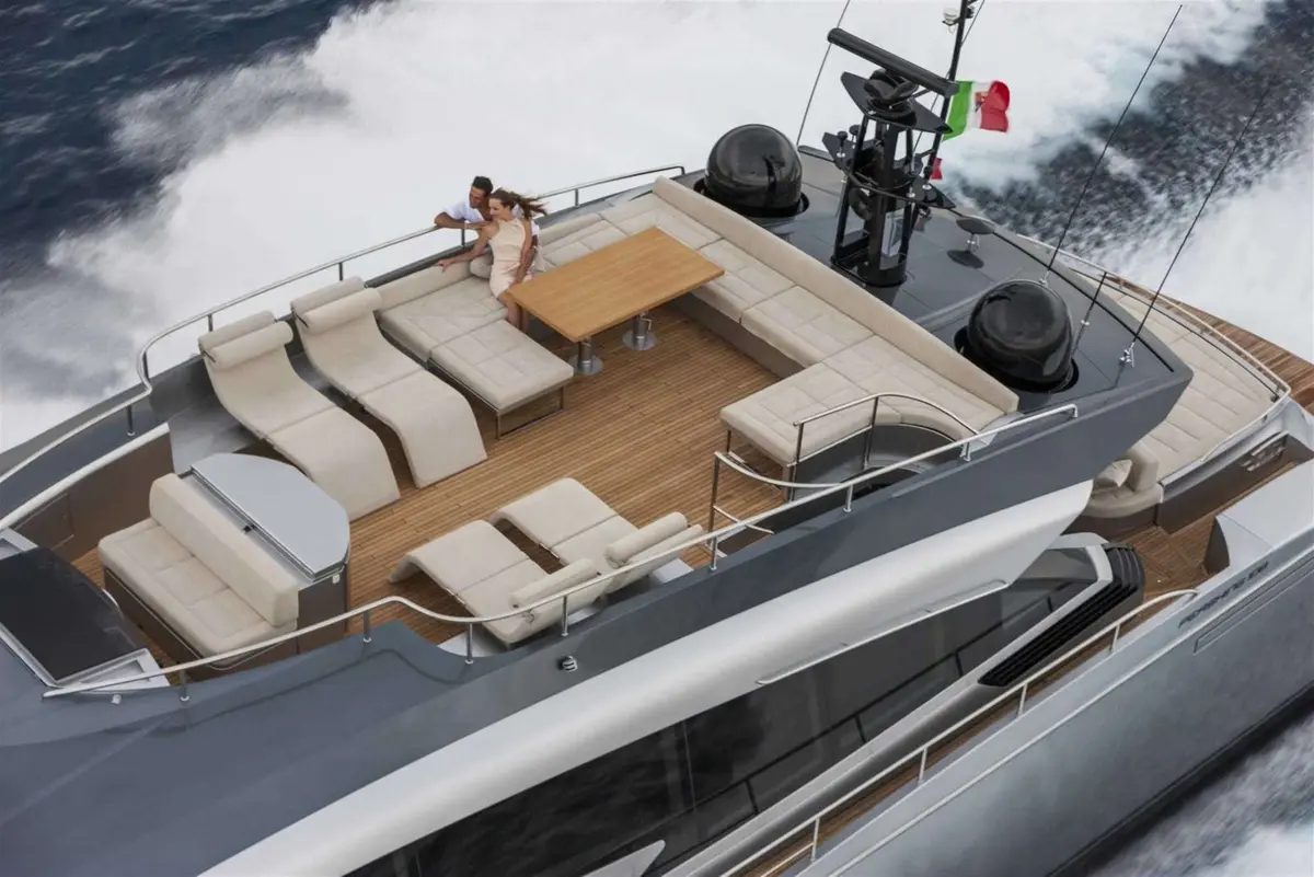 Pershing 108, salon — Yacht Hire Marbella, Marbella. Pershing 108 — 33m