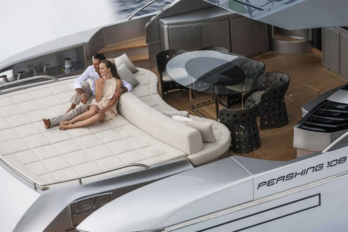Pershing 108, flybridge — Yacht Hire Marbella, Marbella. Pershing 108 — 33m