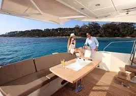 Prestige 550 FLY, salon — Yacht Hire Marbella, Marbella. Prestige 550 FLY — 18m