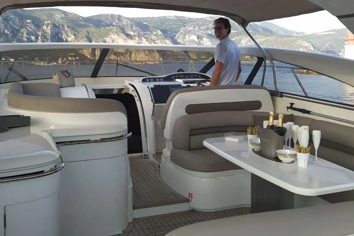 Princess 50, main deck — Yacht Hire Marbella, Marbella. Princess 50 — 15.5m