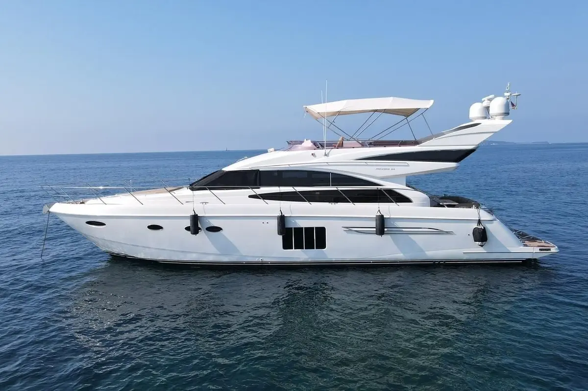 Princess 64 Fly, exterior — Yacht Hire Marbella, Marbella. Princess 64 Fly — 20m