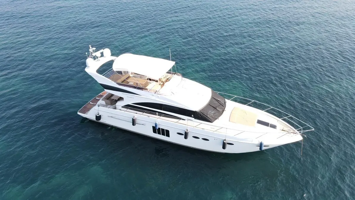 Princess 64 Fly, salon — Yacht Hire Marbella, Marbella. Princess 64 Fly — 20m