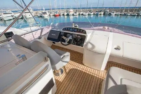 Princess 64 Fly, flybridge — Yacht Hire Marbella, Marbella. Princess 64 Fly — 20m