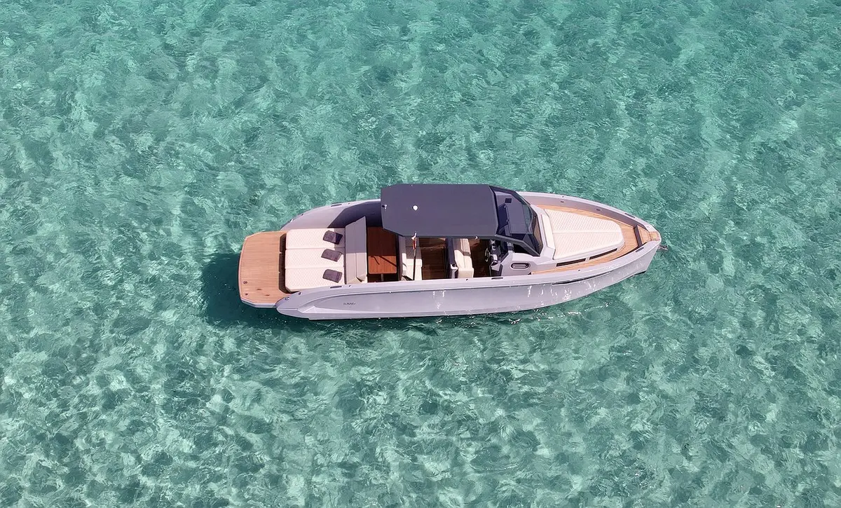 Rand Escape 30, aft deck — Yacht Hire Marbella, Marbella. Rand Escape 30 — 9m
