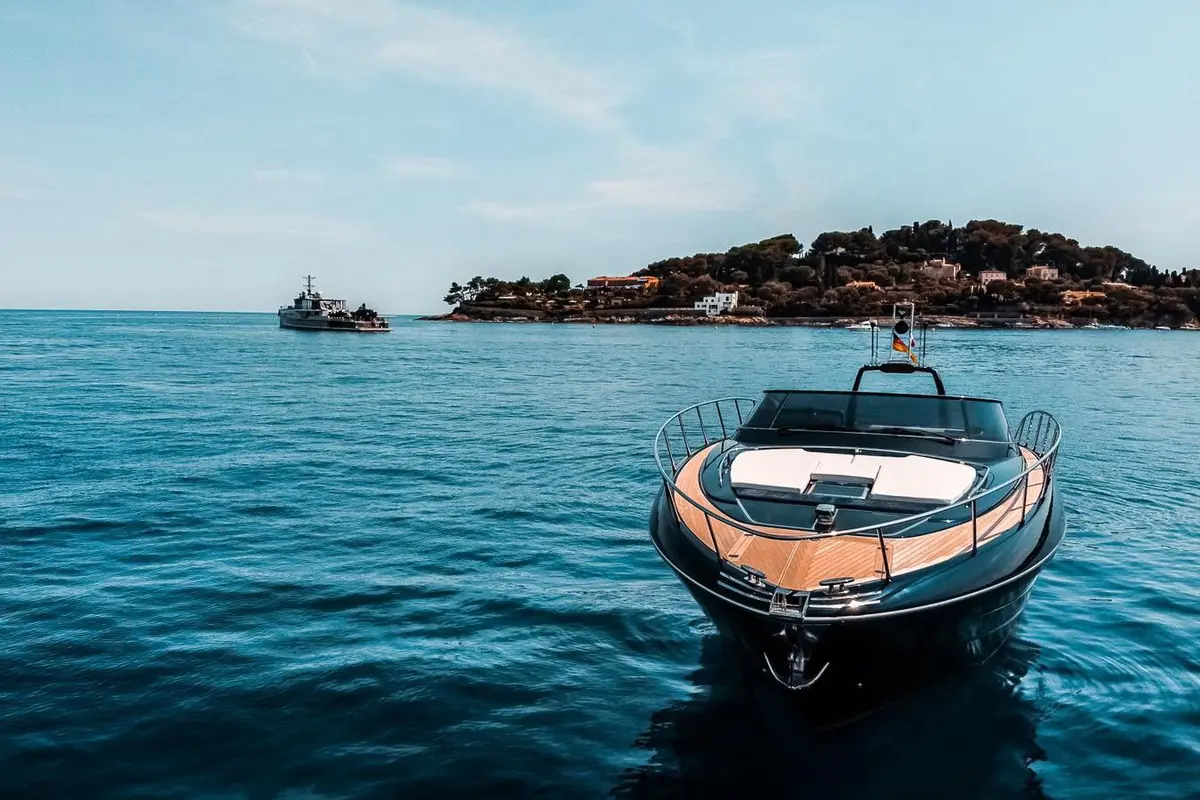 Riva 56 Rivale, master cabin — Yacht Hire Marbella, Marbella. Riva 56 Rivale — 17m