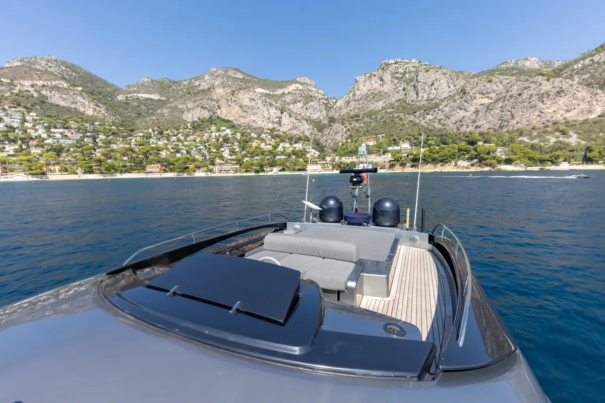 Riva 86 Domino, salon — Yacht Hire Marbella, Marbella. Riva 86 Domino — 26m