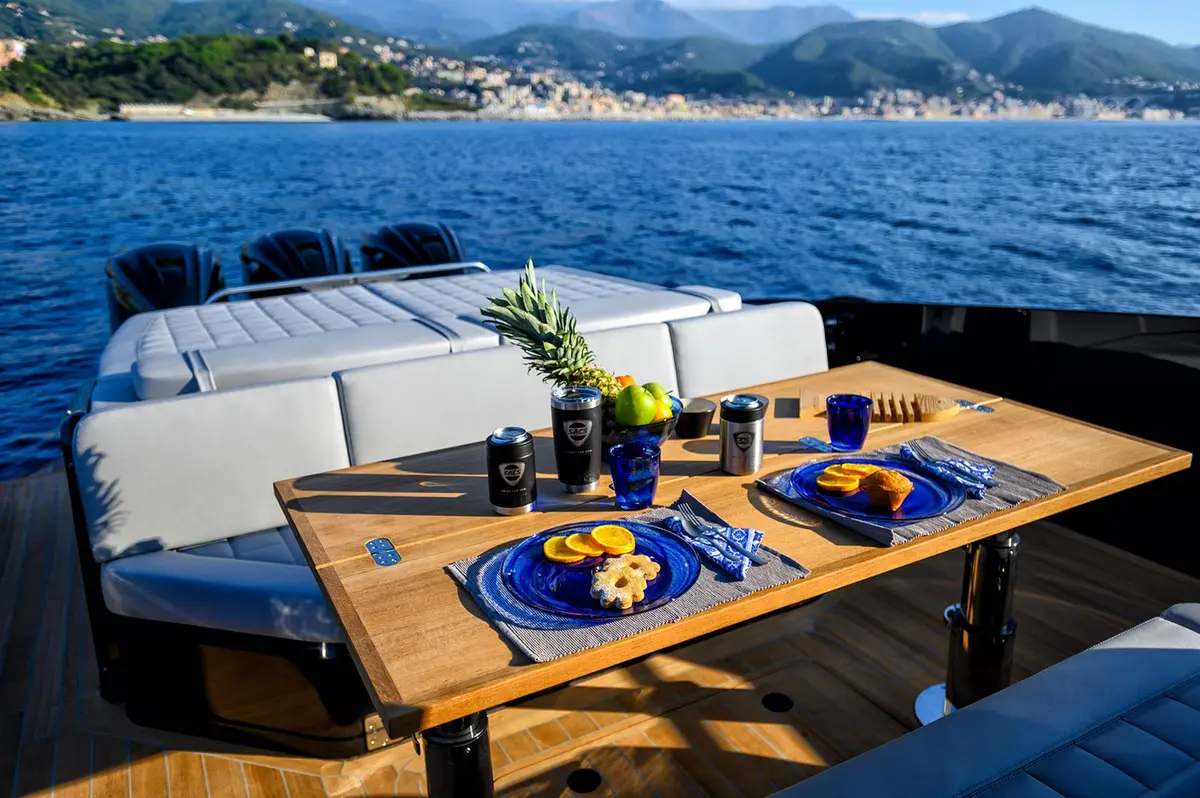 Sacs 47, salon — Yacht Hire Marbella, Marbella. Sacs 47 — 14m