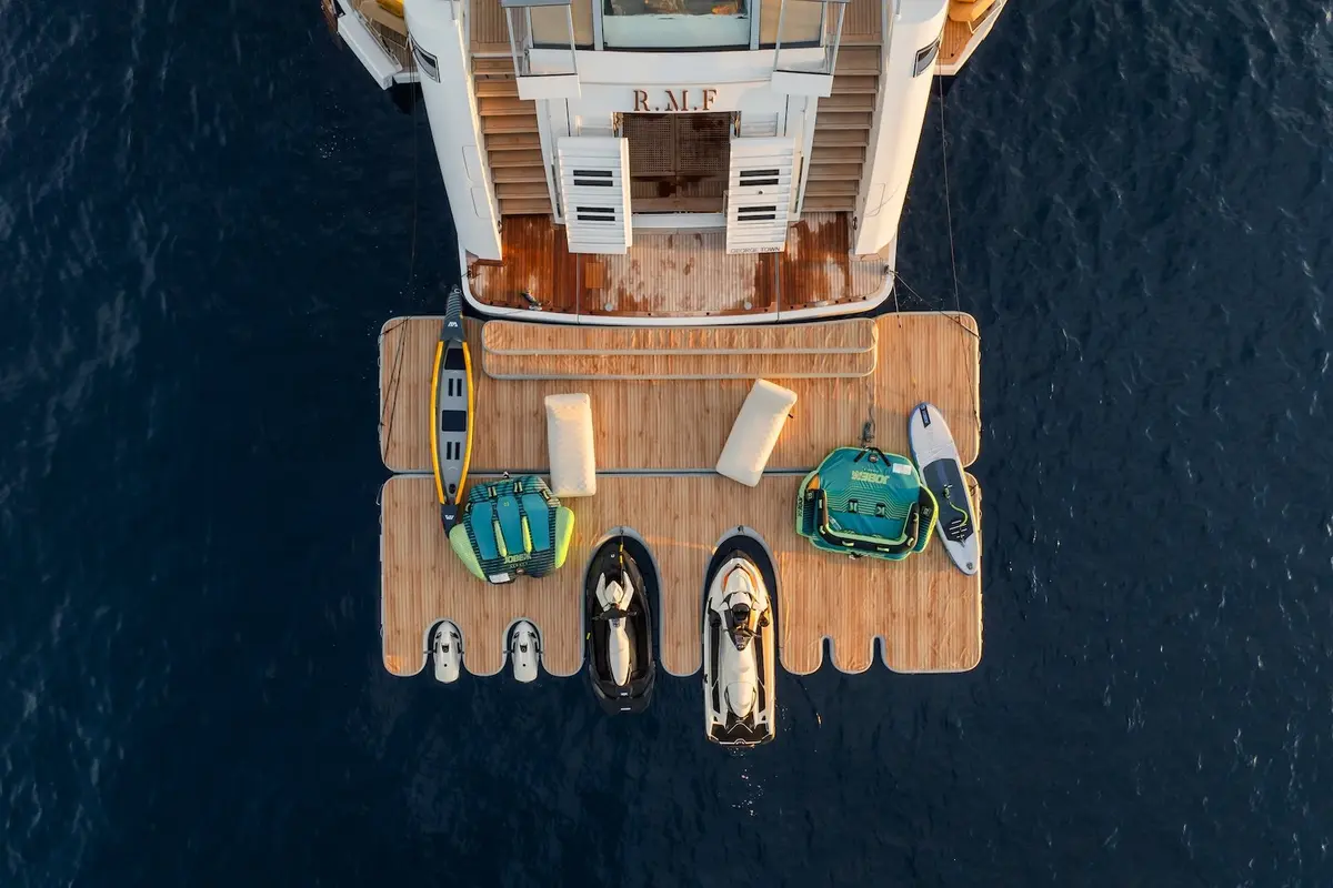 RMF, salon — Yacht Hire Marbella, Marbella. RMF — 52m
