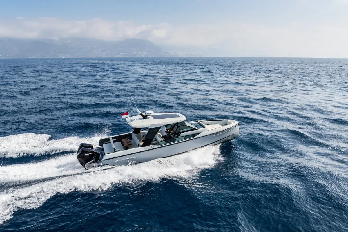 Saxdor 320, main deck — Yacht Hire Marbella, Marbella. Saxdor 320 — 10m