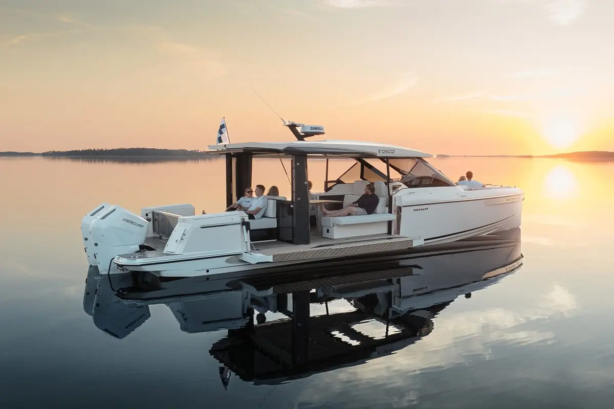 Saxdor 400 GTO, exterior — Yacht Hire Marbella, Marbella. Saxdor 400 GTO — 12.4m