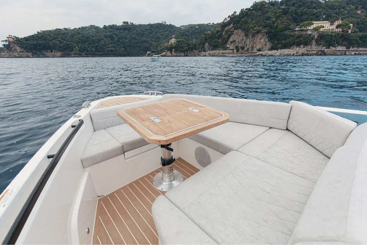 Saxdor 400 GTO, master cabin — Yacht Hire Marbella, Marbella. Saxdor 400 GTO — 12.4m