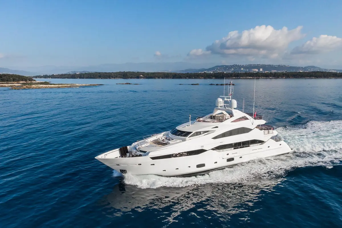 Thumper, ponte di poppa — Yacht Hire Marbella, Marbella. Cinque cabine, ponti larghi per rotte di più giorni