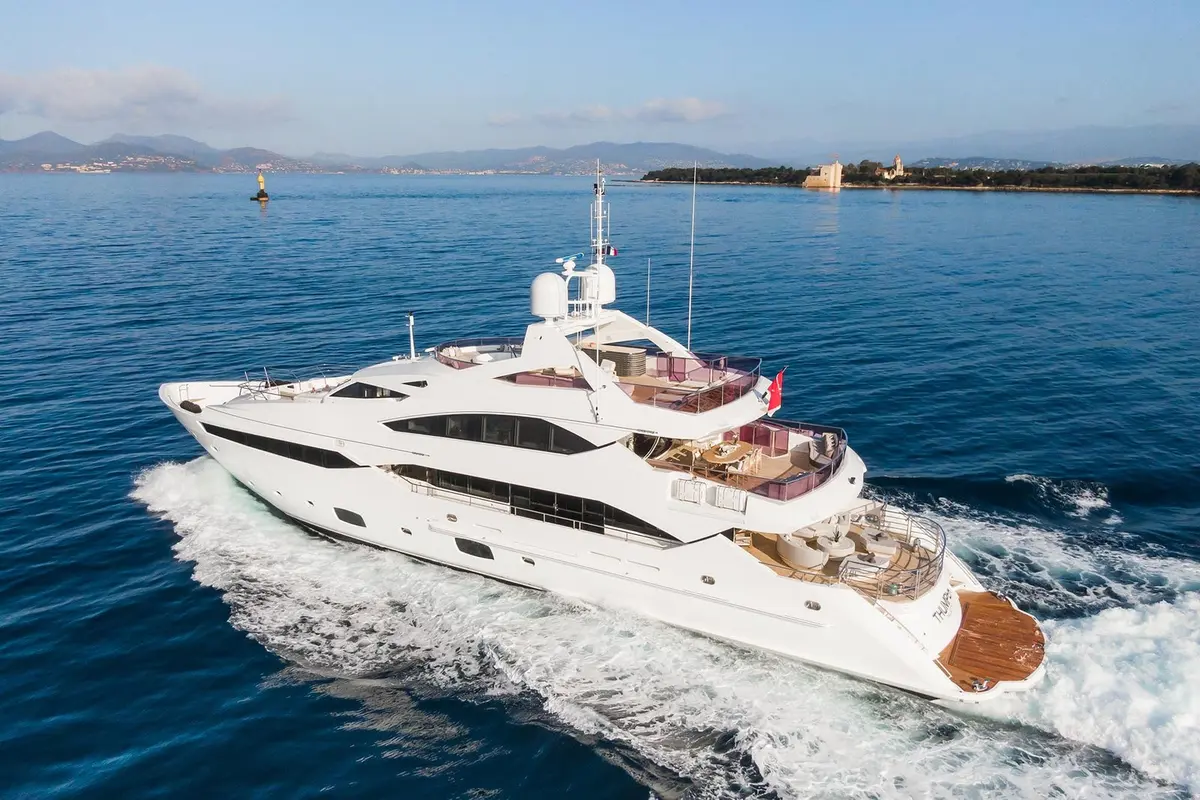 Thumper, salon — Yacht Hire Marbella, Marbella. Cinque cabine, ponti larghi per rotte di più giorni