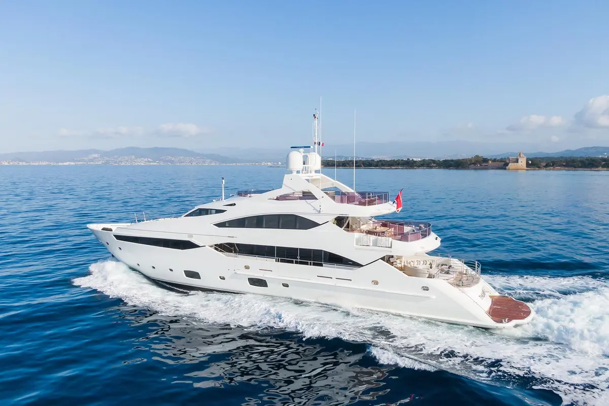 Thumper, cabina principale — Yacht Hire Marbella, Marbella. Cinque cabine, ponti larghi per rotte di più giorni