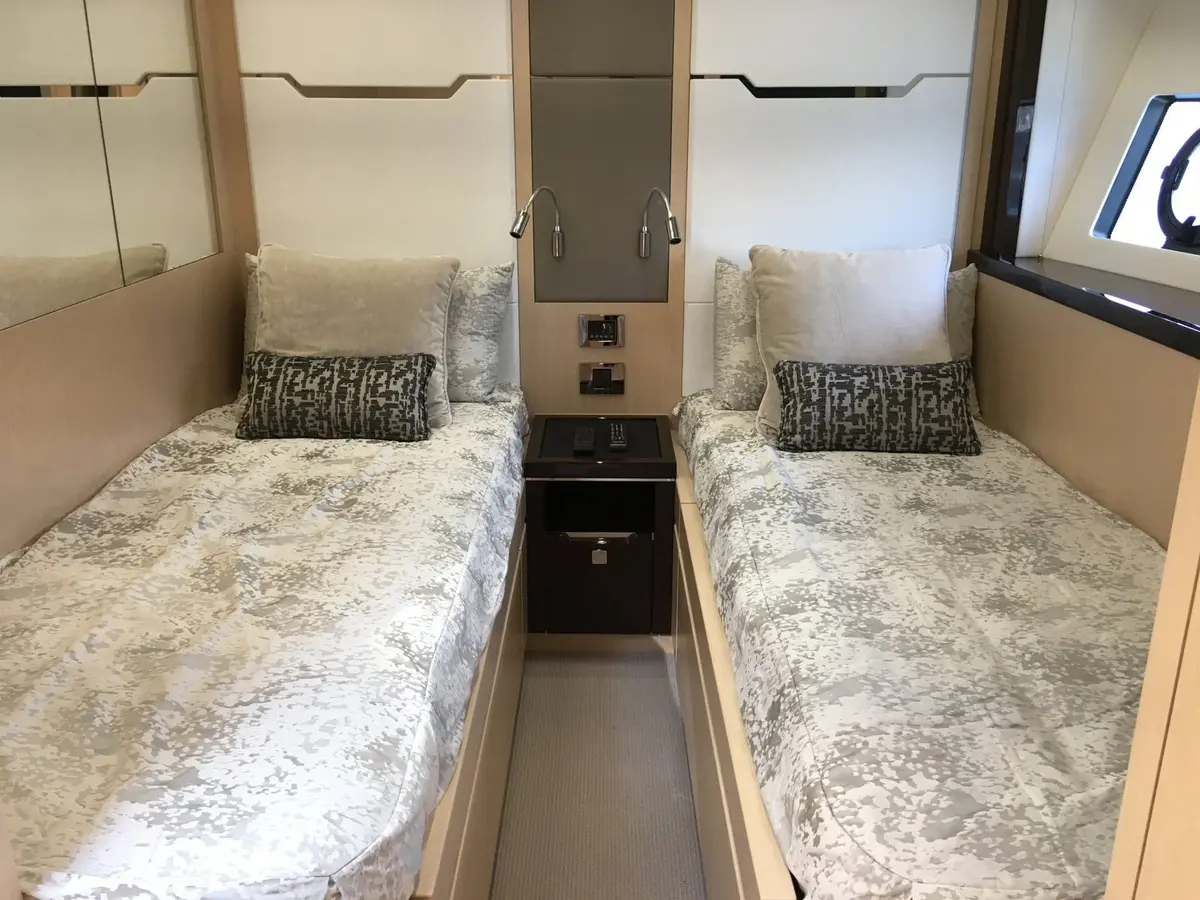 Sunseeker 68, main deck — Yacht Hire Marbella, Marbella. Sunseeker 68 — 22m