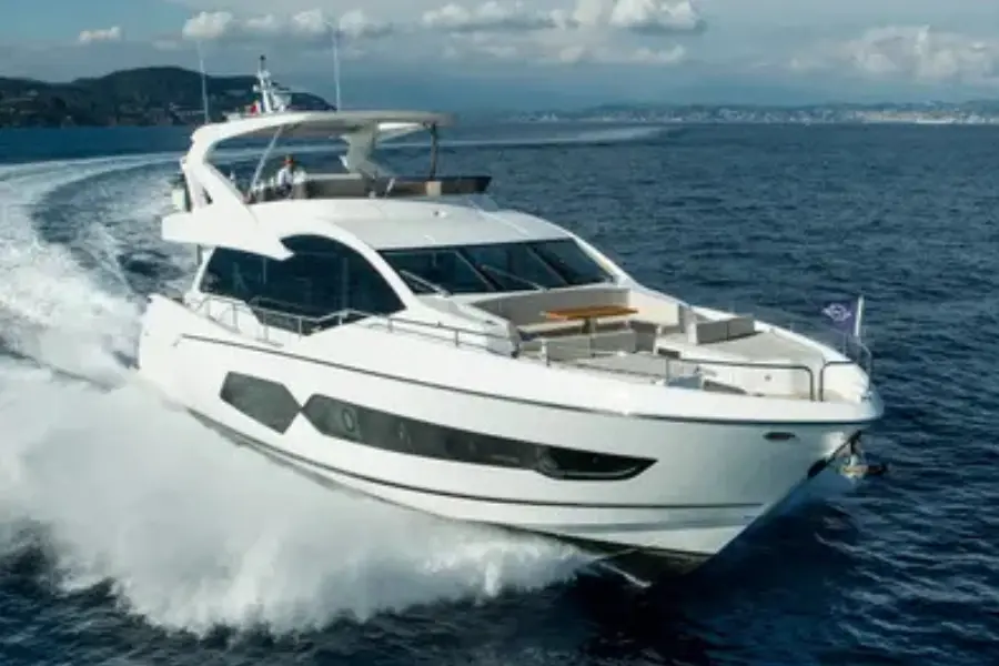 Sunseeker 76, exterior — Yacht Hire Marbella, Marbella. Sunseeker 76 — 23m