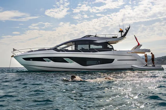 Sunseeker 65 Sport — Yacht Hire Marbella, Marbella
