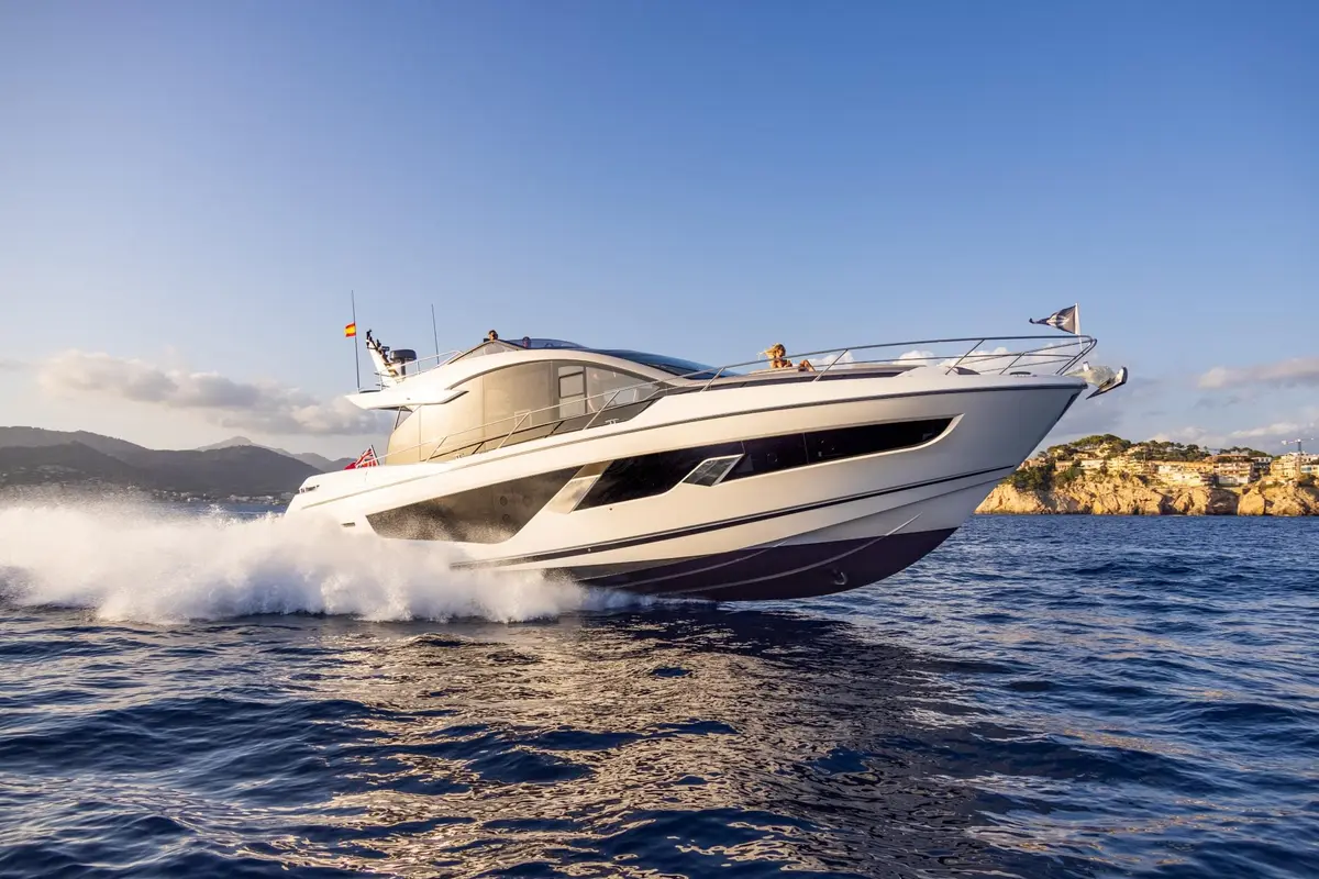 Sunseeker 65 Sport, main deck — Yacht Hire Marbella, Marbella. Sunseeker 65 Sport — 20m