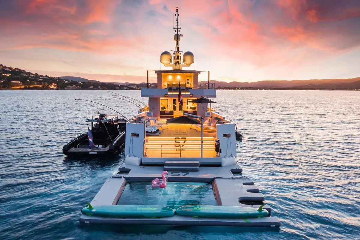 Tansu 40m, aft deck — Yacht Hire Marbella, Marbella. Tansu 40m — 40m