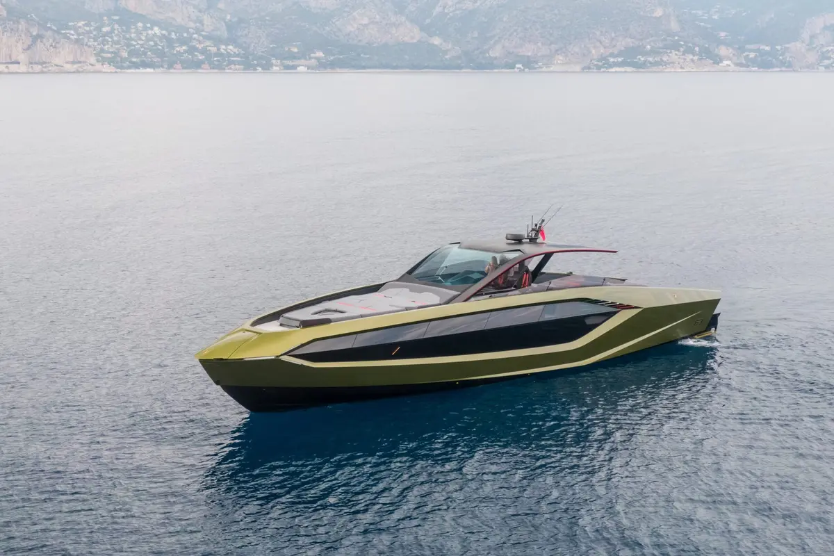 Lamborghini 63, main deck — Yacht Hire Marbella, Marbella. Lamborghini 63 — 20m