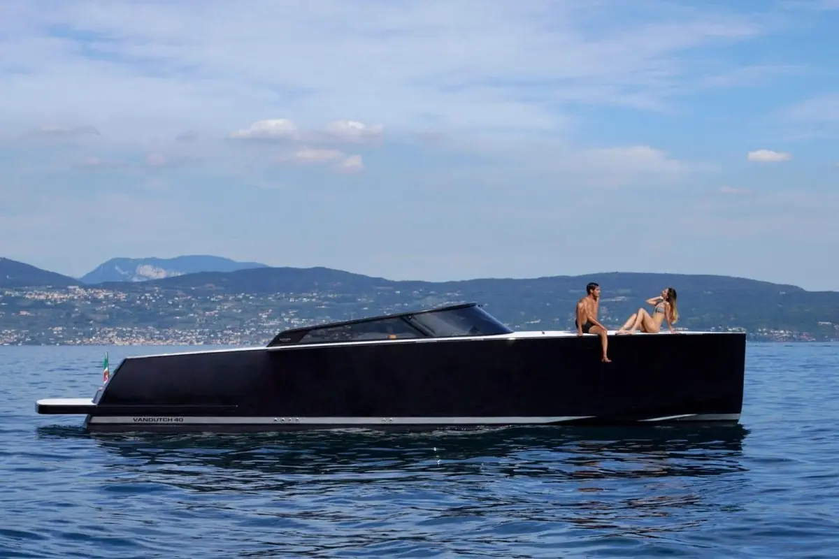 VanDutch 40, exterior — Yacht Hire Marbella, Marbella. VanDutch 40 — 12m