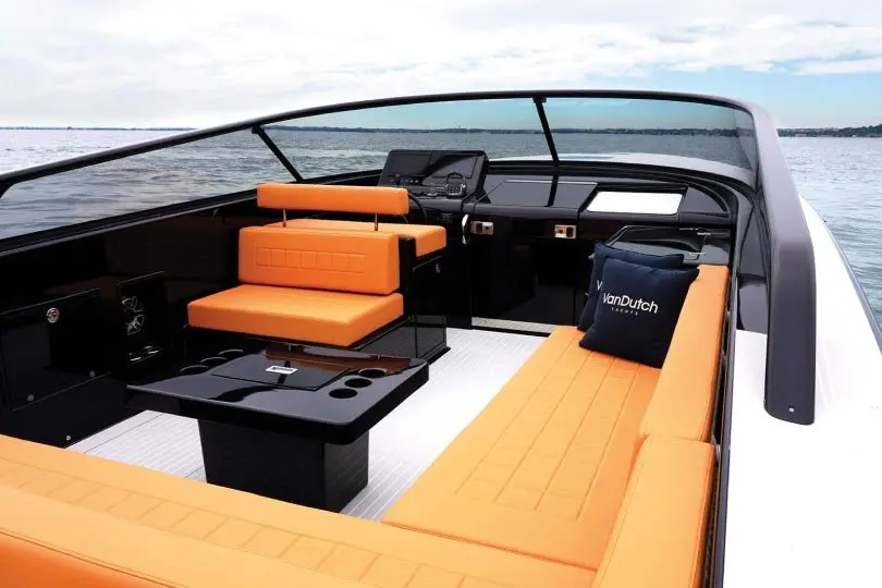 VanDutch 40, master cabin — Yacht Hire Marbella, Marbella. VanDutch 40 — 12m