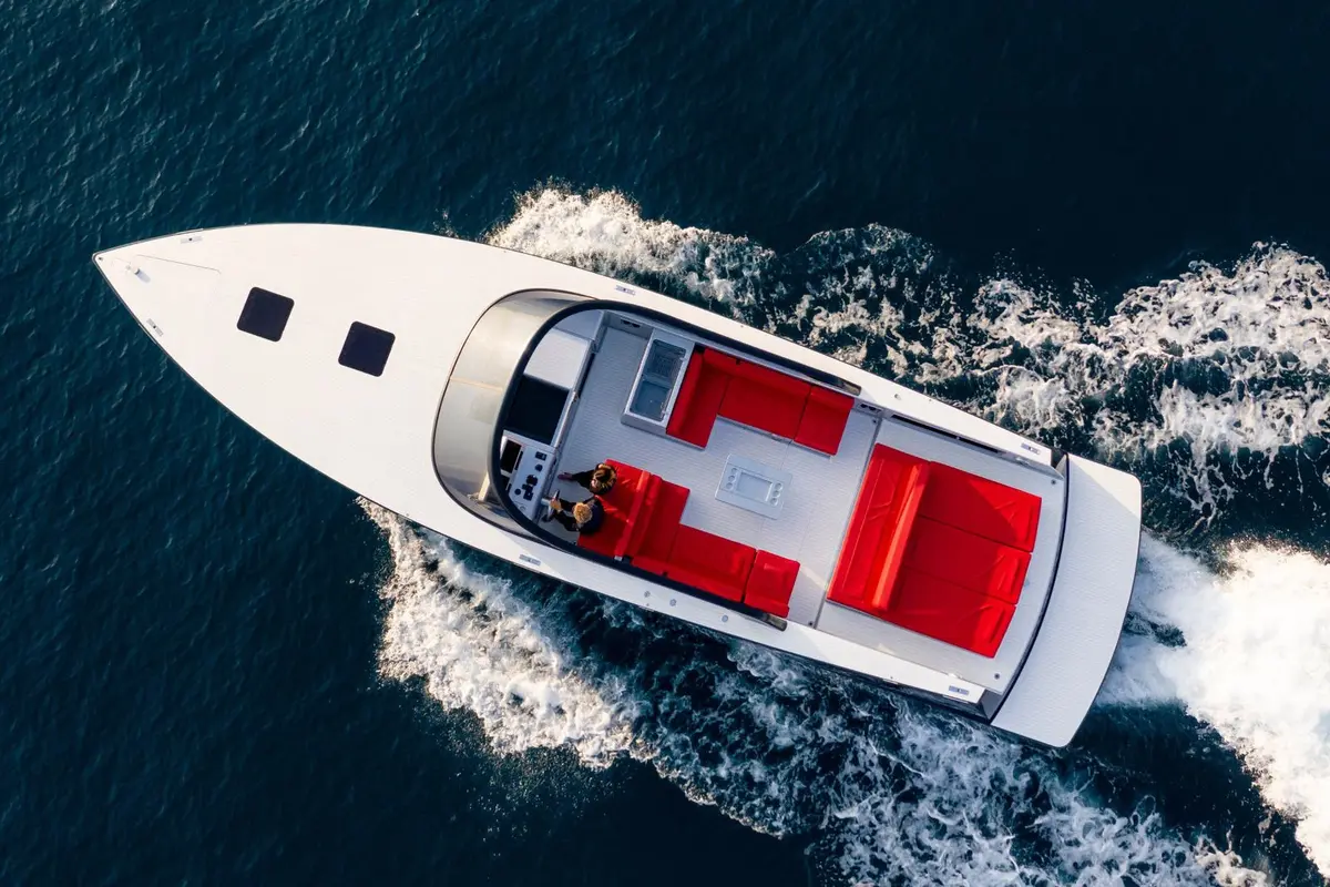 Vandutch 48, master cabin — Yacht Hire Marbella, Marbella. Vandutch 48 — 15m