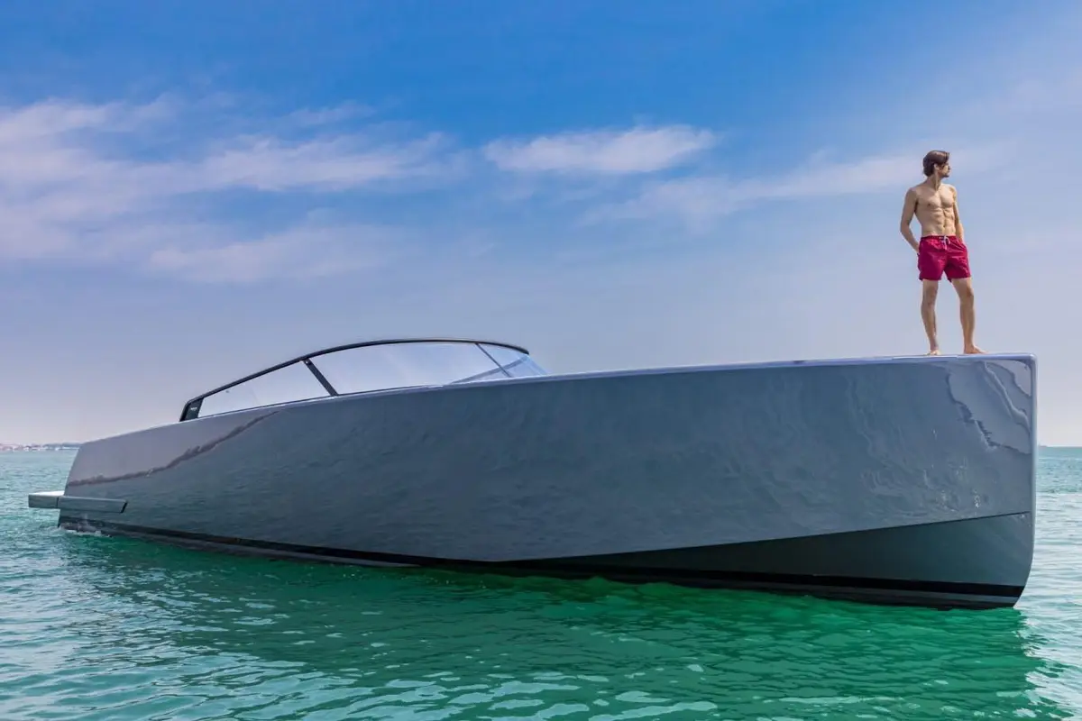 Vandutch 55, master cabin — Yacht Hire Marbella, Marbella. Vandutch 55 — 16m