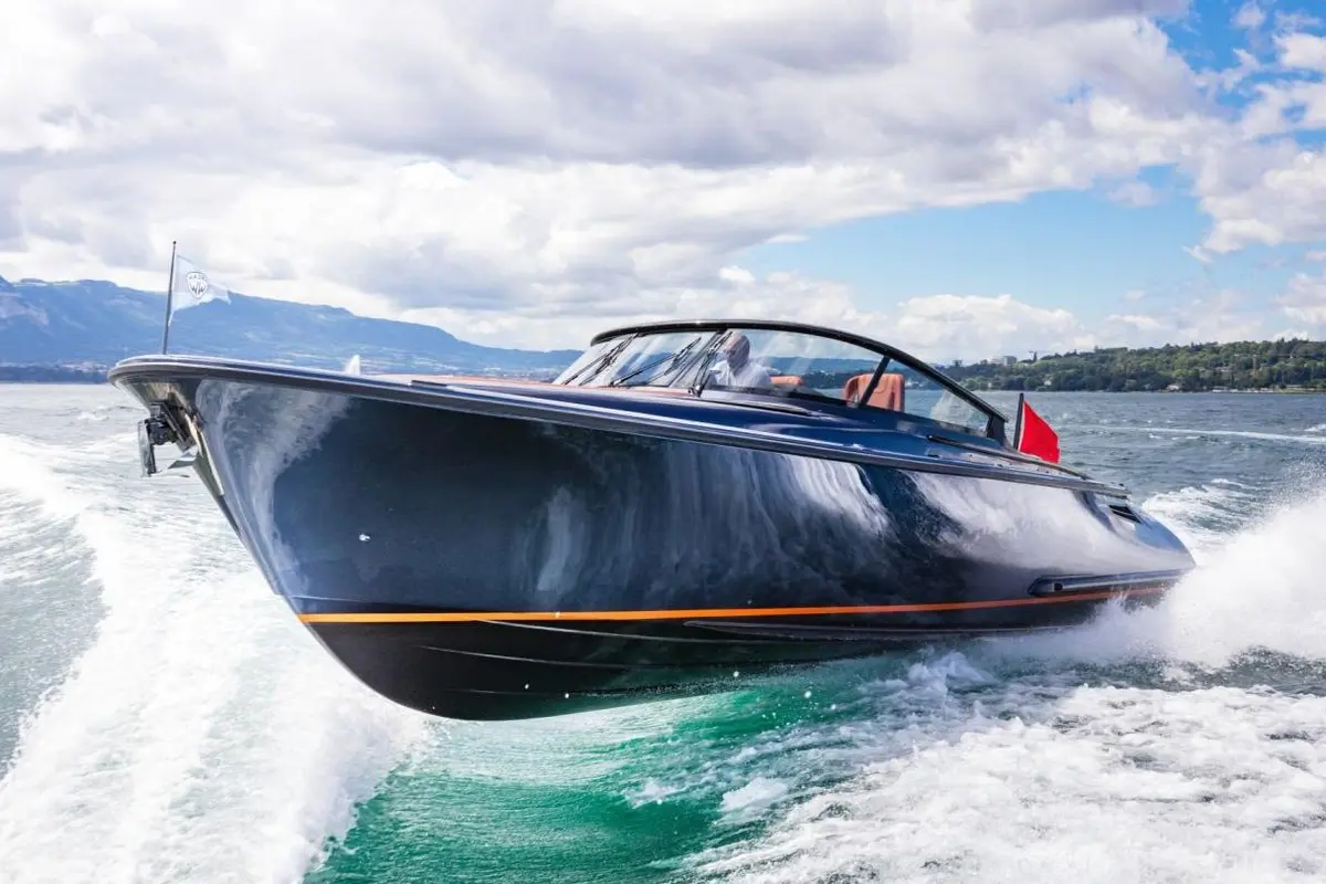 Wajer 38, salon — Yacht Hire Marbella, Marbella. Wajer 38 — 11.3m